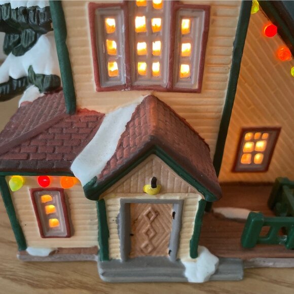 Vtg Lemax Lighted House Vail Colorado Village Collection Wrap Around Porch 1997 - Picture 6 of 12